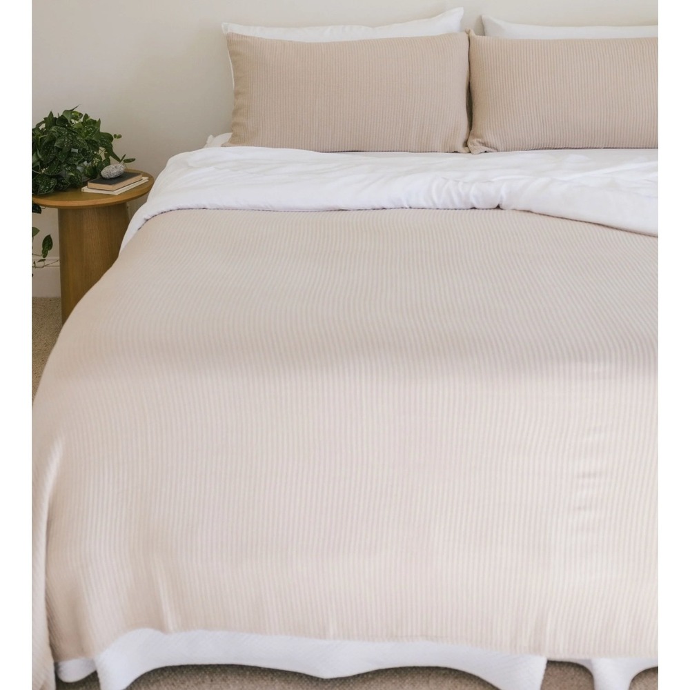 Cozy Earth Bamboo Quilted Coverlet Queen Driftwood Ribbed Bedding Blanket - Picture 2 of 7